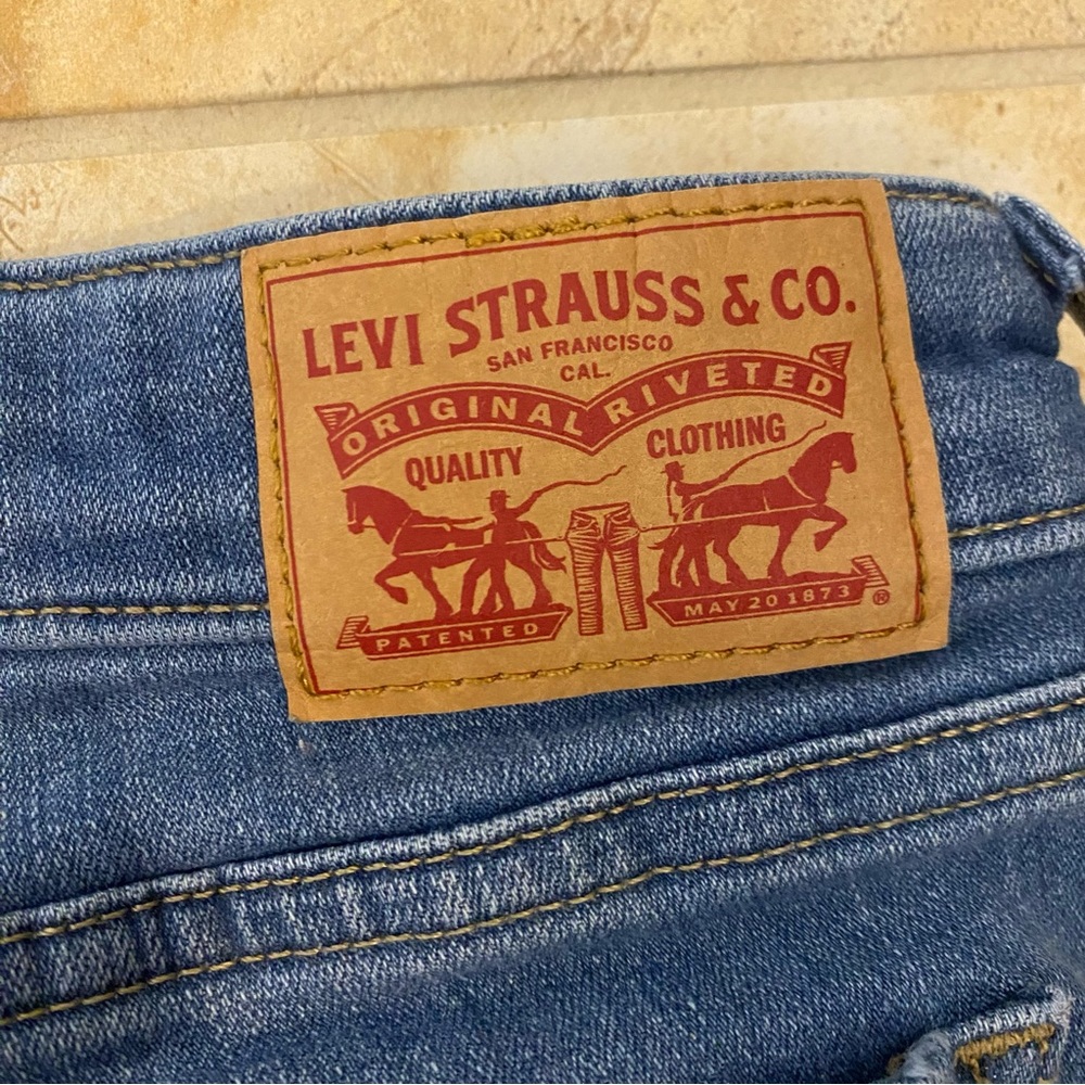 Levi’s 711 Skinny Size 28